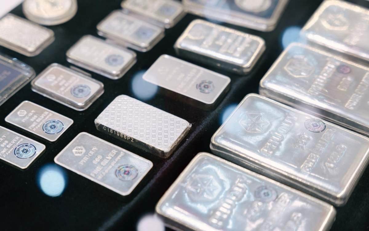 Ngày 10/5: Giá bạc phiên cuối tuần tiếp tục giữ mặt bằng cao