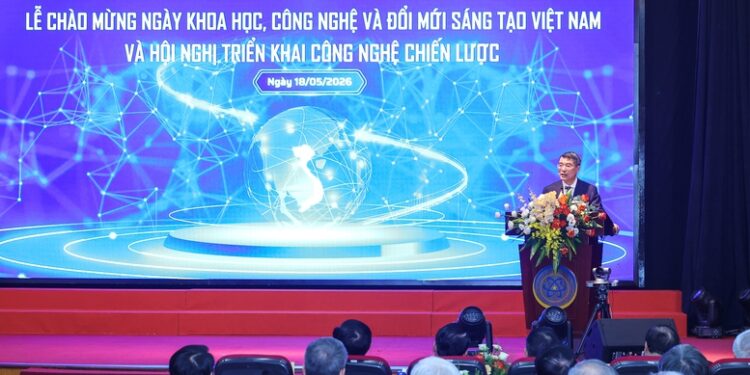 Nhà nước sẽ là “người mua đầu tiên” với sản phẩm công nghệ chiến lược đủ điều kiện 1 Thủ tướng Lê Minh Hưng yêu cầu xây dựng cơ chế, chính sách ưu đãi đủ mạnh, khả thi và có hướng dẫn cụ thể để tháo gỡ nhanh các “điểm nghẽn”, nhất là về cơ chế tài chính cho khoa học công nghệ, đổi mới sáng tạo - Ảnh: VGP.