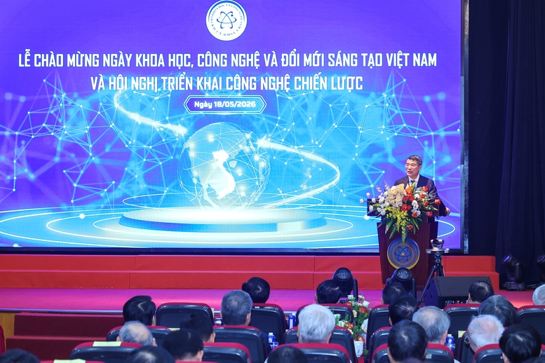 Nhà nước sẽ là “người mua đầu tiên” với sản phẩm công nghệ chiến lược đủ điều kiện 7 Thủ tướng Lê Minh Hưng yêu cầu xây dựng cơ chế, chính sách ưu đãi đủ mạnh, khả thi và có hướng dẫn cụ thể để tháo gỡ nhanh các “điểm nghẽn”, nhất là về cơ chế tài chính cho khoa học công nghệ, đổi mới sáng tạo - Ảnh: VGP.