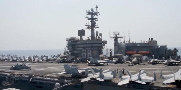 Tàu sân bay Nimitz của Mỹ tiến vào vùng biển Caribbean 1 Tàu sân bay Nimitz của Mỹ tiến vào vùng biển Caribbean