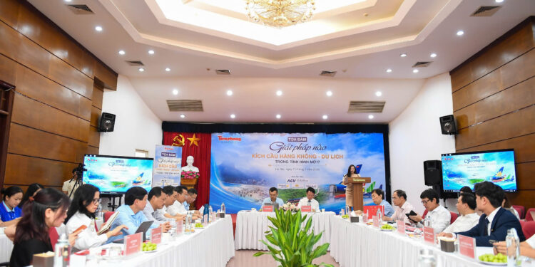 Quang cảnh Toạ đàm Giải pháp nào Kích cầu Hàng không - Du lịch.