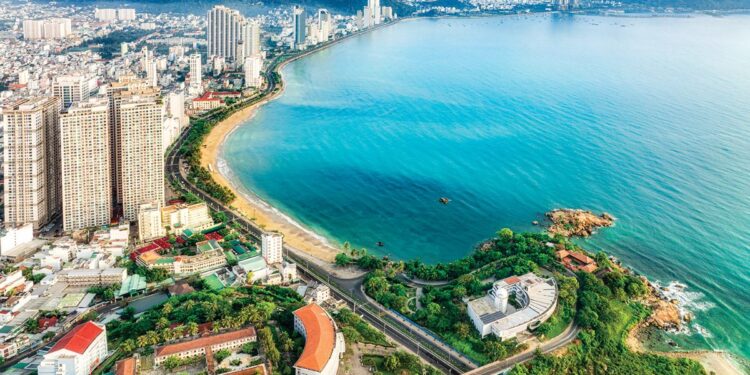 Thực tiễn bước đầu và yêu cầu đổi mới trong giai đoạn mới 1 Thực tiễn bước đầu và yêu cầu đổi mới trong giai đoạn mới