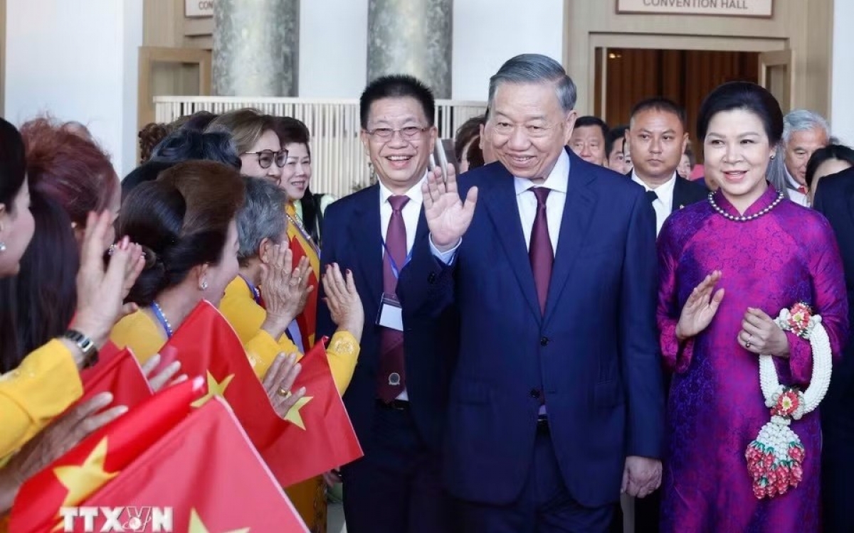 Tổng Bí thư, Chủ tịch nước Tô Lâm gặp gỡ cộng đồng người Việt Nam tại Thái Lan 2 Tổng Bí thư, Chủ tịch nước Tô Lâm gặp gỡ cộng đồng người Việt Nam tại Thái Lan