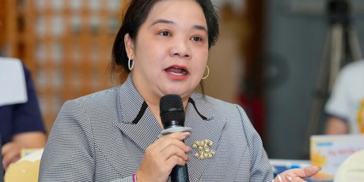Trứng gà cận date tràn ngập thị trường, chủ trang trại lỗ tiền tỉ 1 Trứng gà cận date tràn ngập thị trường, chủ trang trại lỗ tiền tỉ
