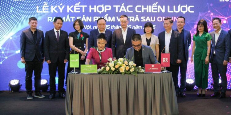VCBNeo và MoMo thiết lập quan hệ đối tác chiến lược 1 VCBNeo và MoMo thiết lập quan hệ đối tác chiến lược