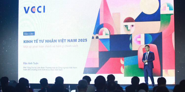VCCI công bố Báo cáo Kinh tế tư nhân Việt Nam năm 2025, ra mắt phiên bản PCI 2.0 và BPI 1 Ông Đậu Anh Tuấn, Phó Tổng thư ký VCCI chia sẻ về báo cáo.