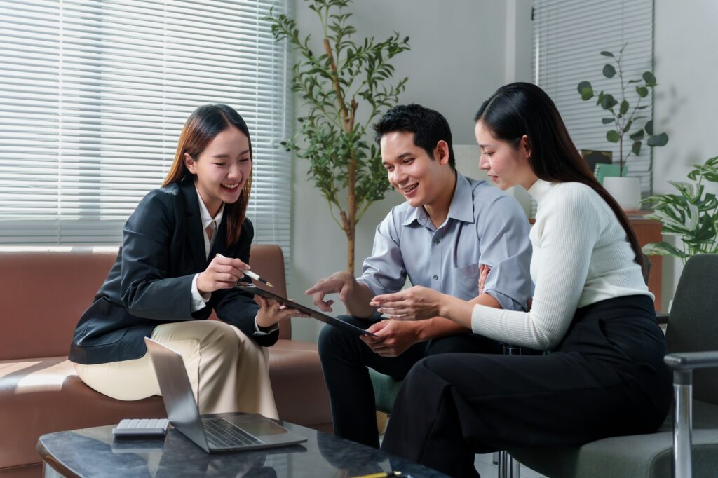 Vì sao nhân sự bất động sản, ngân hàng lâu năm chuyển sang tư vấn bảo hiểm? Vì sao nhân sự bất động sản, ngân hàng lâu năm chuyển sang tư vấn bảo hiểm?