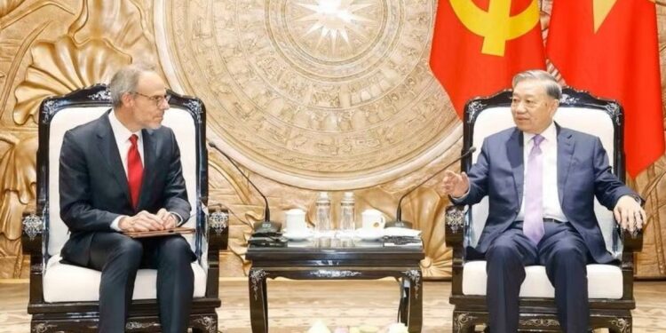 Việt Nam tạo điều kiện thuận lợi cho các tập đoàn công nghệ cao của Hoa Kỳ 1 Việt Nam tạo điều kiện thuận lợi cho các tập đoàn công nghệ cao của Hoa Kỳ