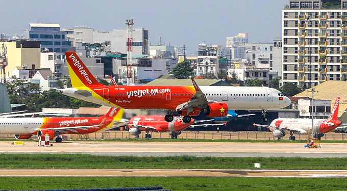 Vietjet, Bamboo Airways raises checked baggage fees ahead of summer travel season