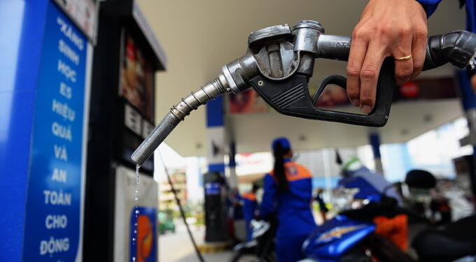 Vietnam adjusts fuel prices amid global oil market fluctuations 1 Vietnam adjusts fuel prices amid global oil market fluctuations