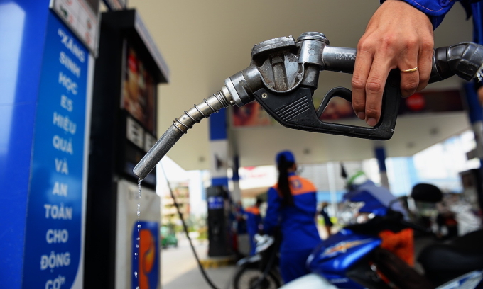 Vietnam adjusts fuel prices amid global oil market fluctuations