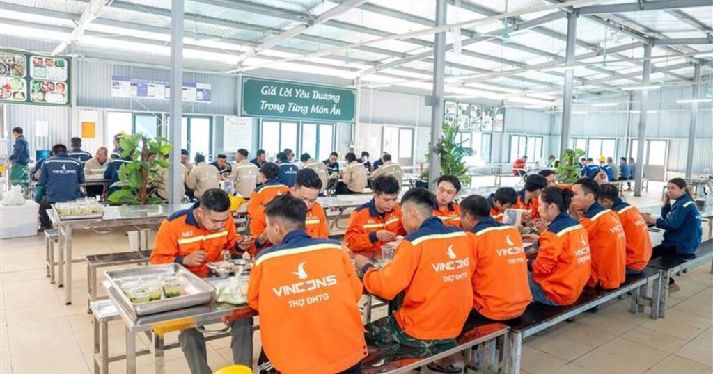 Vingroup tuyển 20.000 nhân sự tại Hà Nội, cam kết thu nhập vượt trội Vingroup tuyển 20.000 nhân sự tại Hà Nội, cam kết thu nhập vượt trội