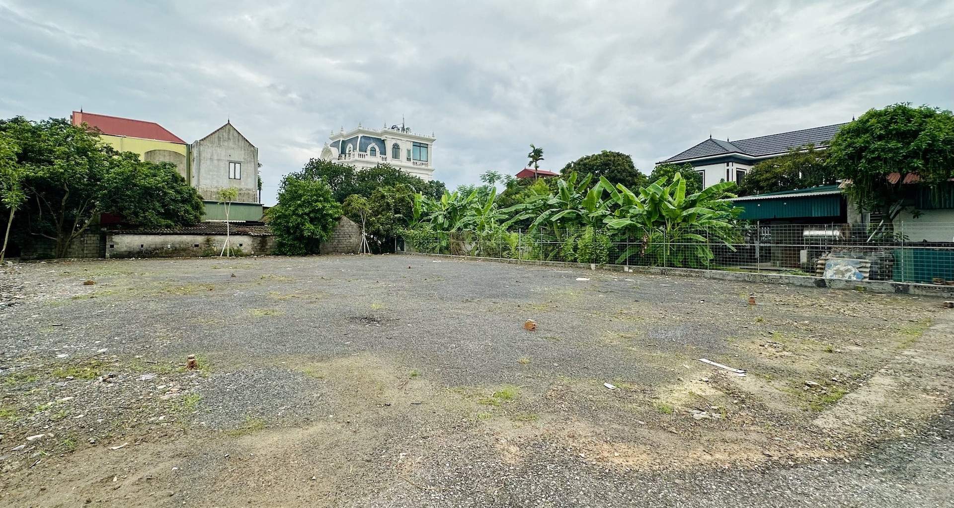 Có được hợp thửa, chuyển lên đất ở?