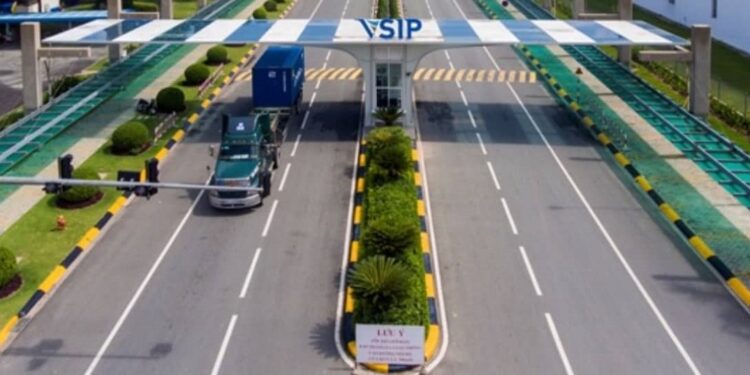 Vướng mắc trong hành trình chuyển đổi xanh các khu công nghiệp