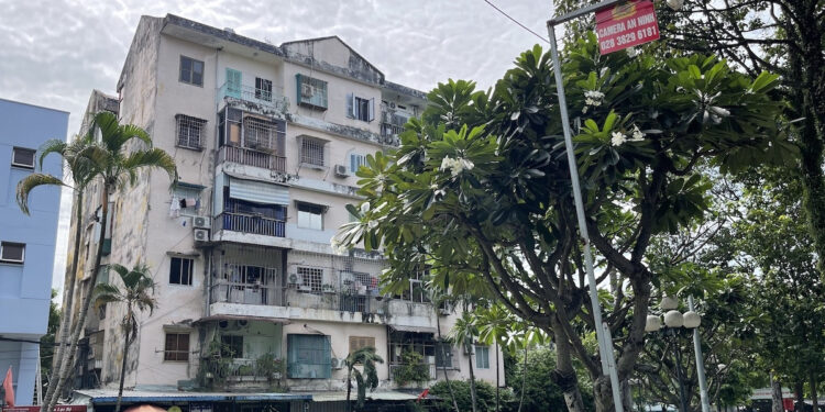 TPHCM siết cao tầng khu lõi, chung cư 30 năm tuổi giá lên tới 80 triệu đồng/m2