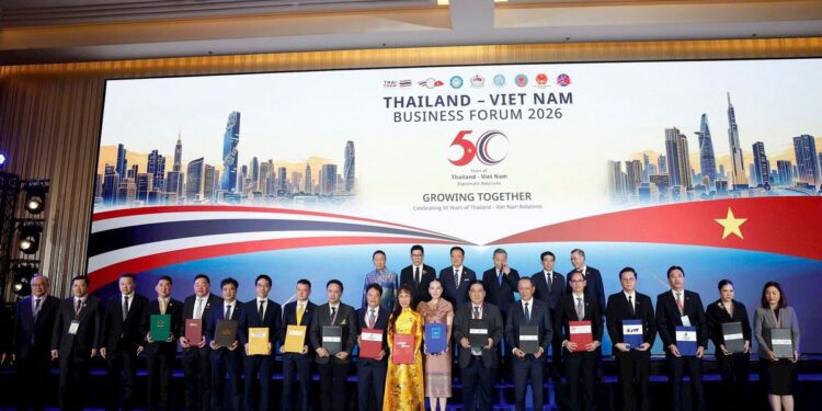 FPT ký 6 hợp tác chuyển đổi AI với tập đoàn lớn tại Thái Lan và Singapore FPT ký 6 hợp tác chuyển đổi AI với tập đoàn lớn tại Thái Lan và Singapore