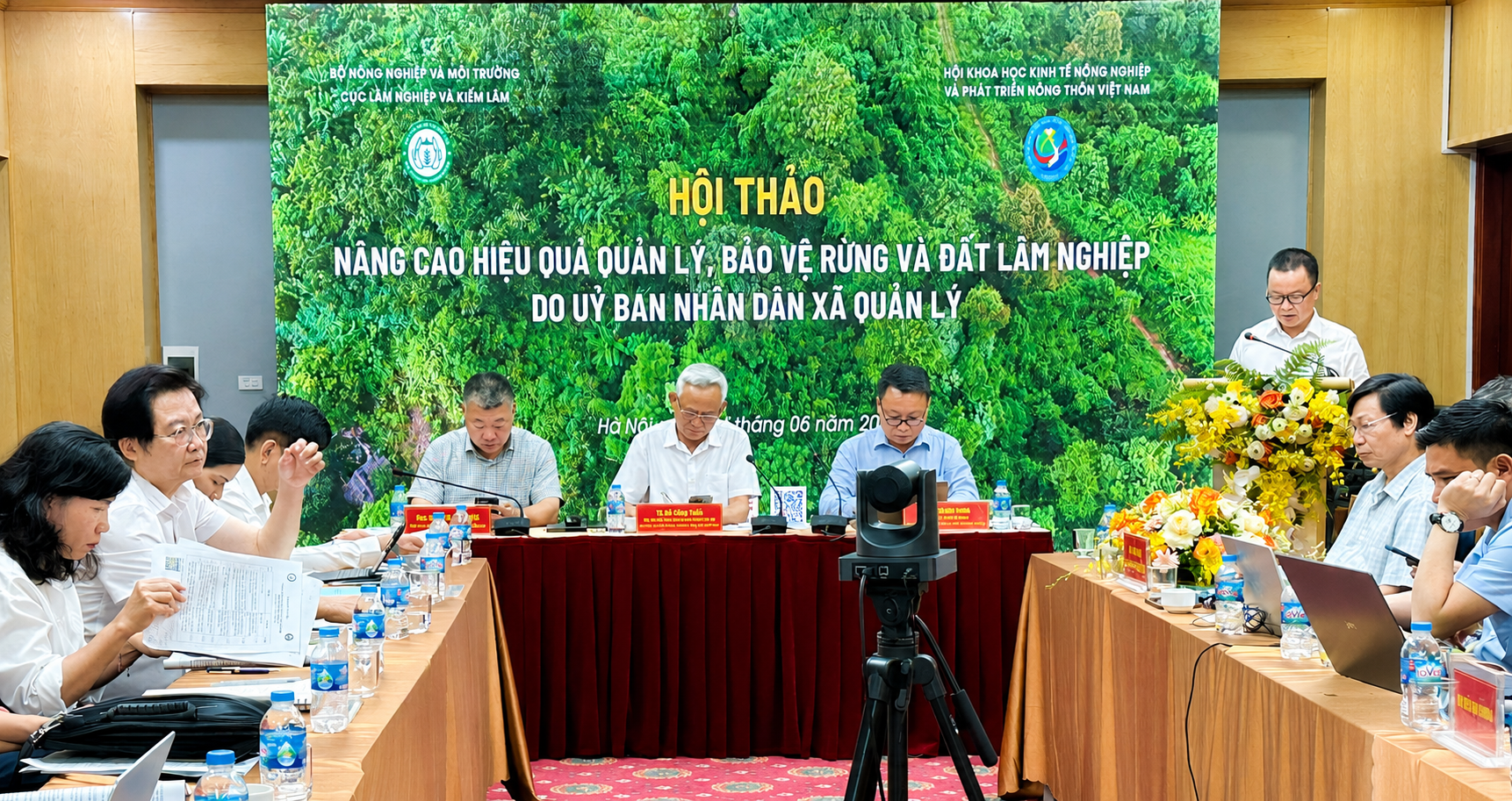 Hơn 3 triệu ha rừng do cấp xã quản lý: Điểm nghẽn cho xuất khẩu xanh và thị trường carbon Hơn 3 triệu ha rừng do cấp xã quản lý: Điểm nghẽn cho xuất khẩu xanh và thị trường carbon