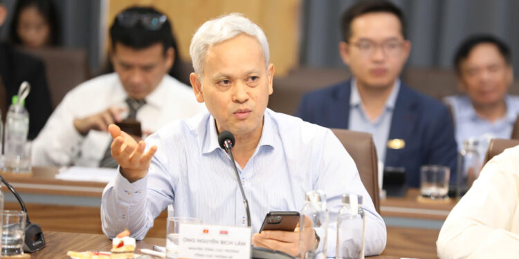 Kinh tế 5 tháng đầu năm 2026: Đà phục hồi được giữ vững nhưng những ràng buộc mới đang gia tăng Kinh tế 5 tháng đầu năm 2026: Đà phục hồi được giữ vững nhưng những ràng buộc mới đang gia tăng