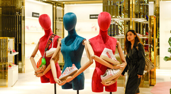 Super-rich families look beyond US assets amid geopolitical risks Super-rich families look beyond US assets amid geopolitical risks