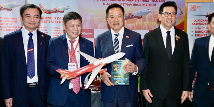 Vietjet chào mừng 50 triệu lượt khách Việt Nam – Thái Lan, phát triển đội bay Boeing thế hệ mới