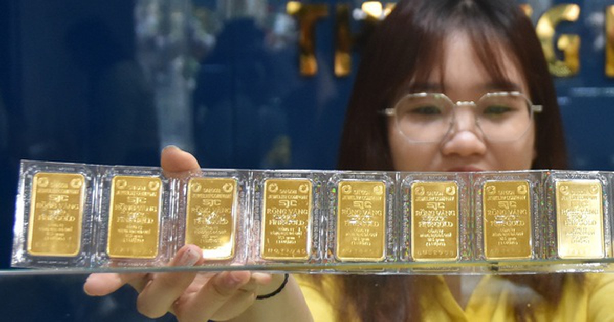 Giá vàng giảm sâu nhất từ đầu năm, người mua ở đỉnh lỗ tới 36 triệu đồng/lượng