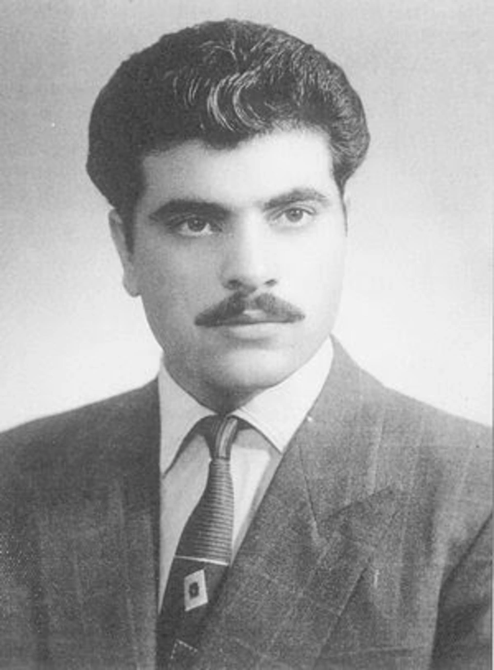 Black-and-white portrait of Stelios Kazantzidis