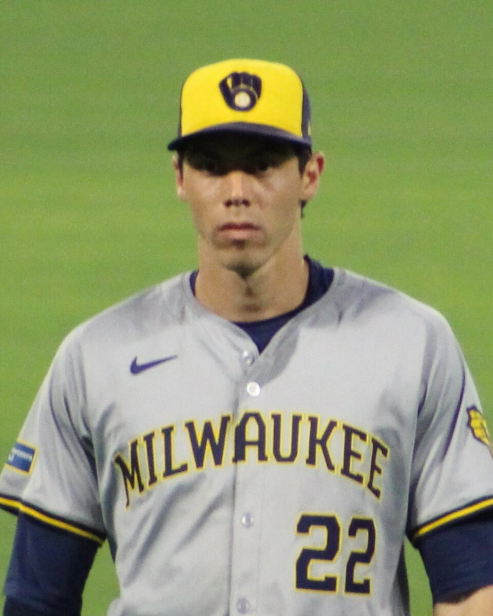 Christian Yelich in a Milwaukee Brewers uniform during a game