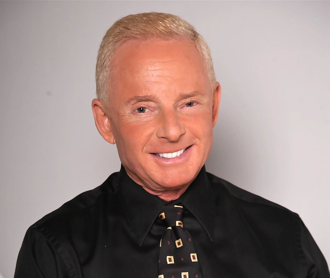 Portrait photo of Elliot Mintz