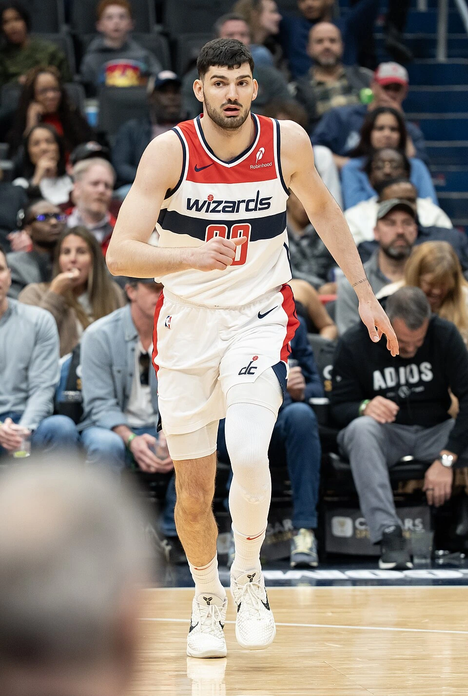 Tristan Vukčević in a Washington Wizards uniform during an NBA game