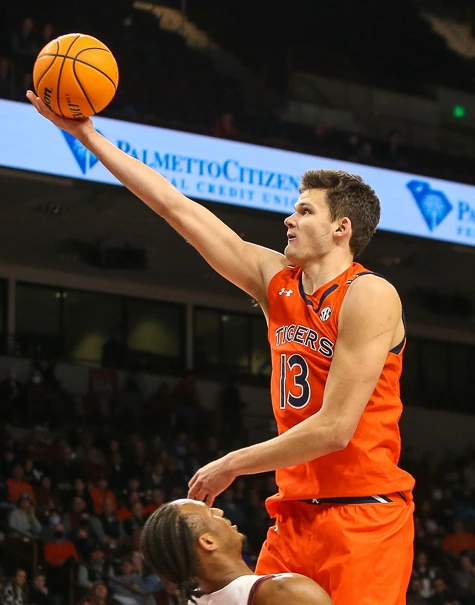 Walker Kessler in an action photo during a basketball game