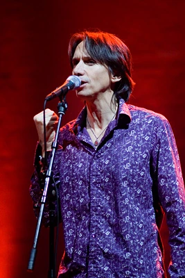 Kipp Lennon performing on stage in Venice, California