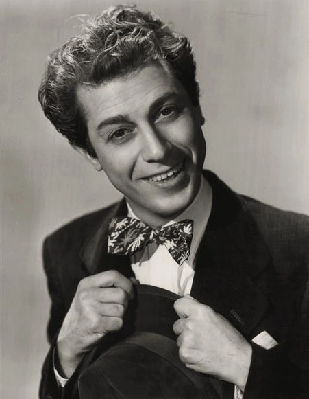 Black-and-white portrait of American character actor Vito Scotti