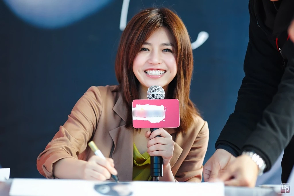 Michelle Noh speaking at a press event