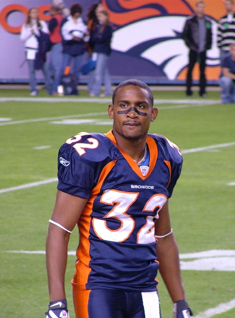 Dré Bly in a Denver Broncos uniform on the field
