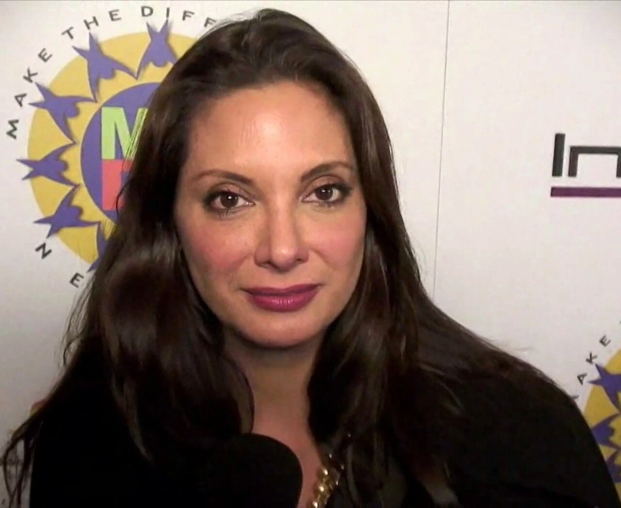 Alex Meneses Net Worth: Estimate, Sources, and Breakdown