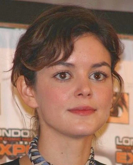 Portrait photo of actress Nora Zehetner at a public event