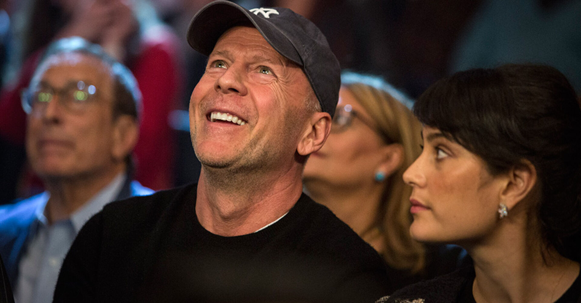 Bruce Willis mit Kappe