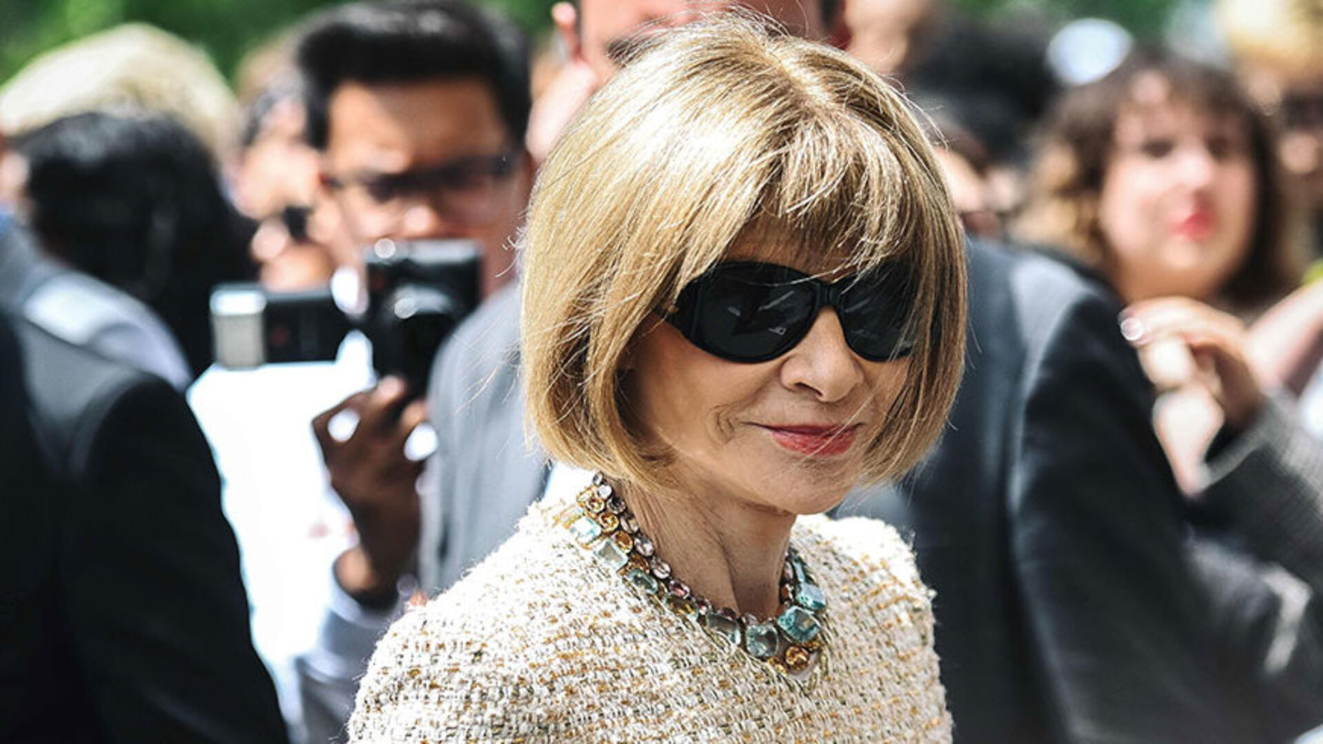 Anna Wintour lächelt