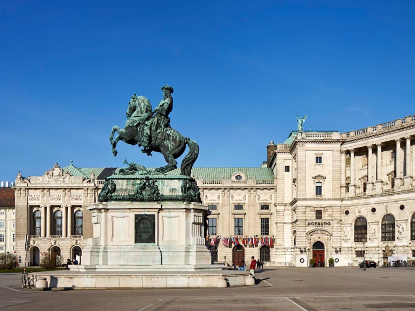 Die Reiter Statue am Heldenplatz vor der Wiener Hofburg.