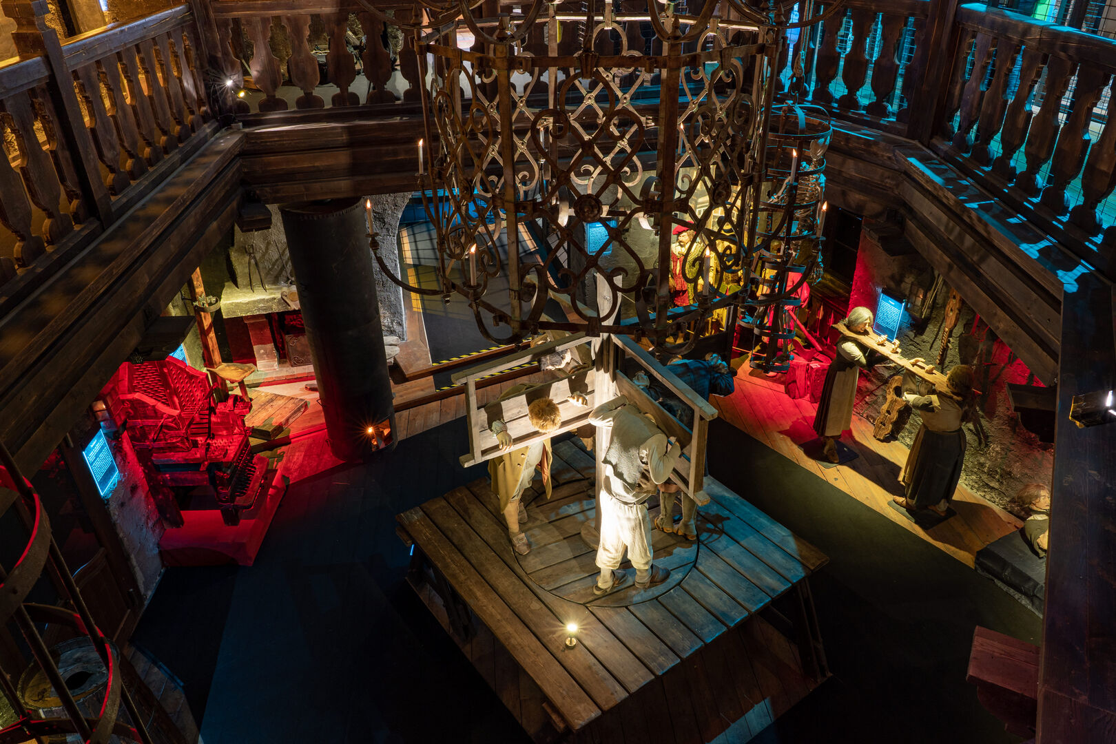 Lebensecht inszenierte Exponate im Foltermuseum Seeboden