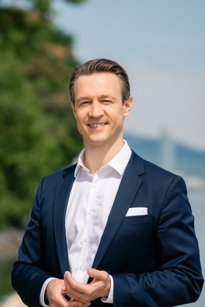 Porträt des Finanzministers Gernot Blümel