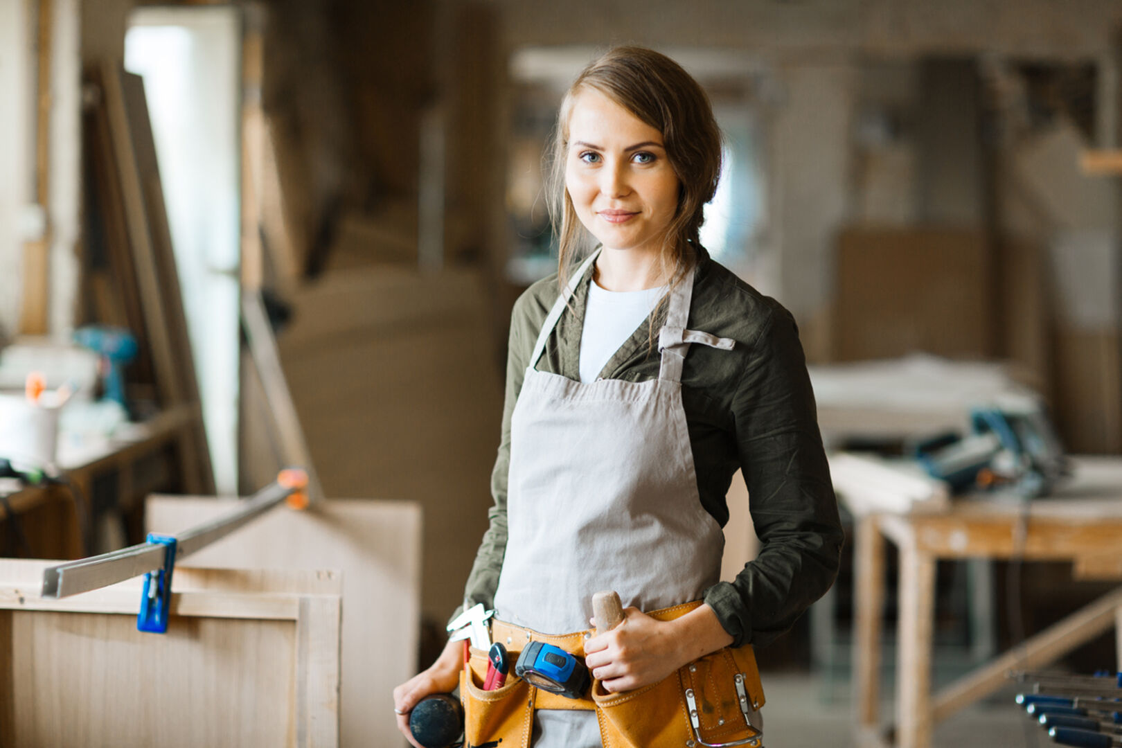 Merh Frauen in Technik &amp; Handwerk | Credit: iStock.com/shironosov
