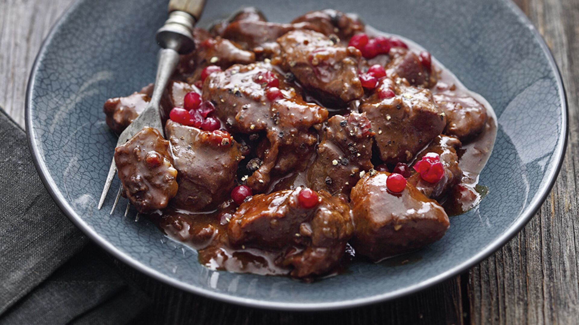 Wildschweingulasch mit Cranberrys und Schokolade