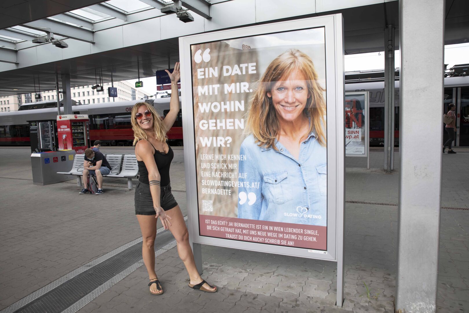 Bernadette sucht via Plakat ihren Traummann | Credit: Slow Dating Events Vienna