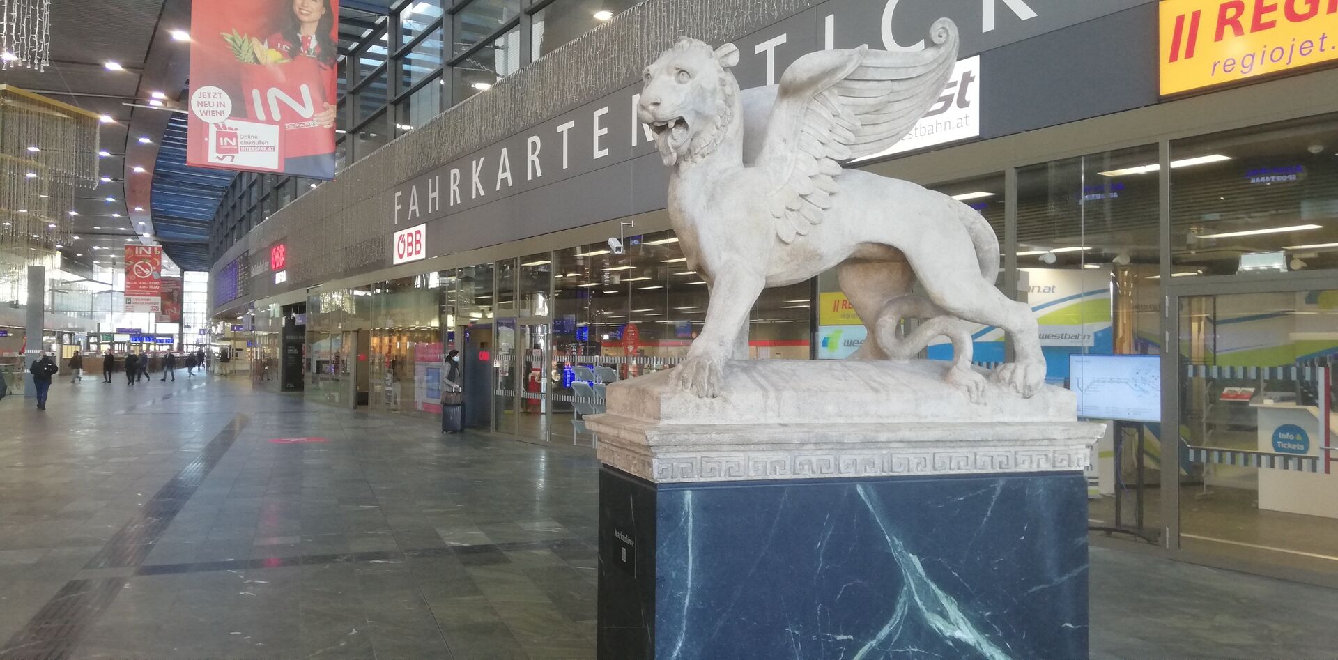 Löwe im Hauptbahnhof