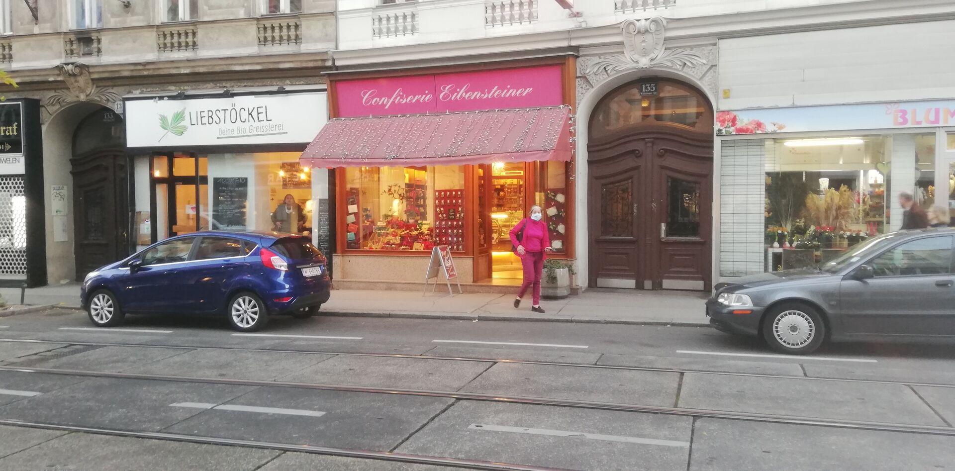 Frau auf der Währinger Straße