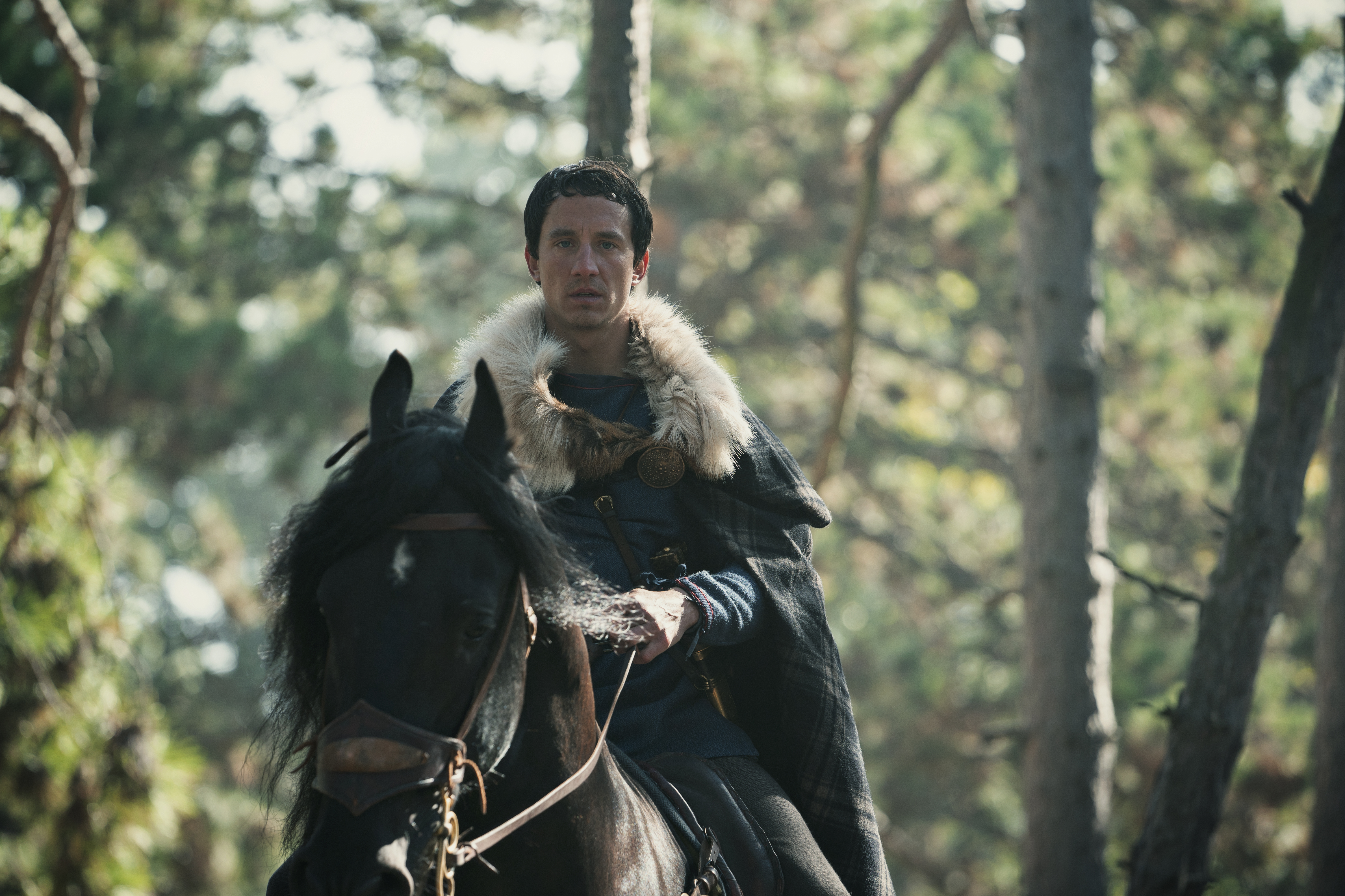 Laurence Rupp als Arminius hoch zu Ross.