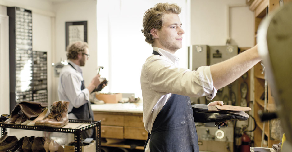 Willibald und Johannes Atteneder, Meister Atteneder Schuhmacherei, Linz