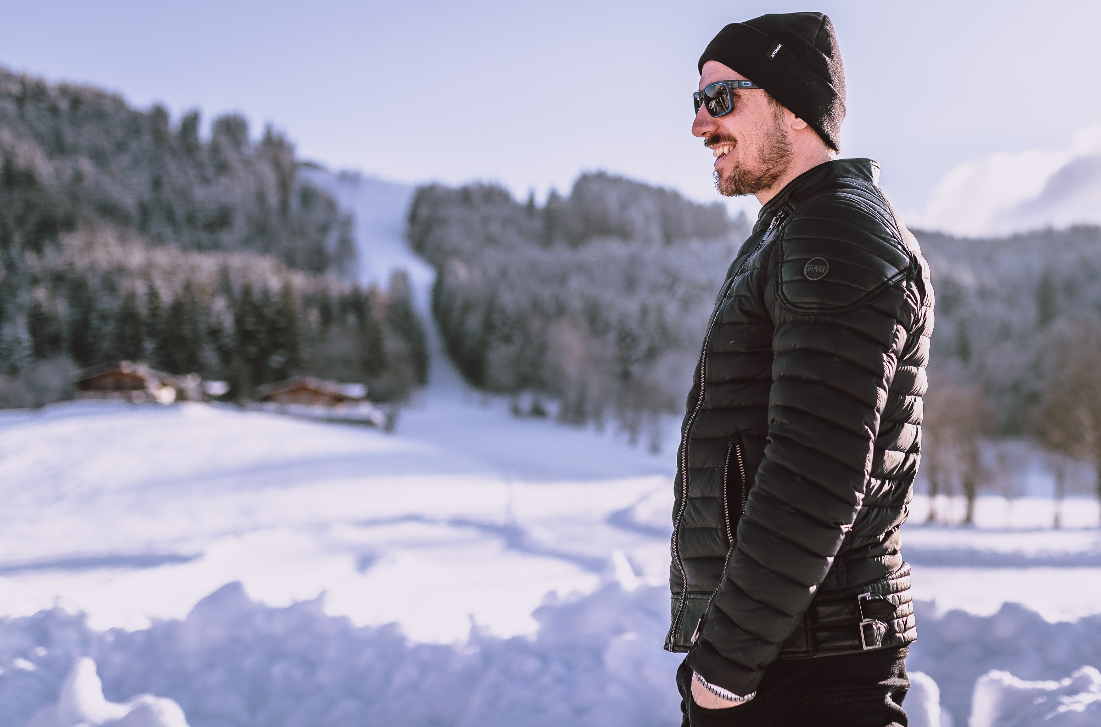 Ex-Skistar Marcel Hirscher in verschneiter Landschaft