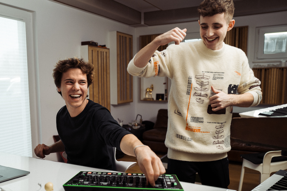 Felix Jaehn und Toby Romeo | Credit: Viktor Schanz